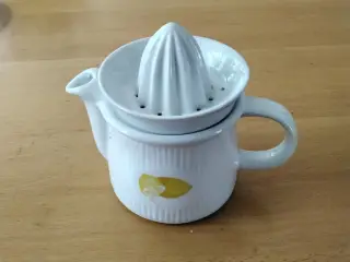 Lille porcelænssaftpresser med kande