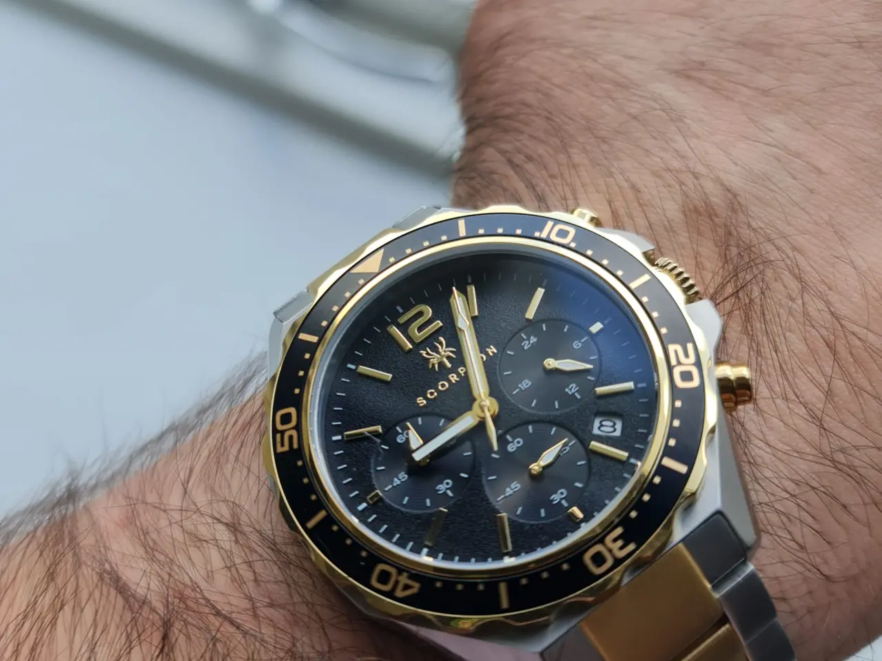 Billede 2 - Scorpion Chronograph Ur – Guld/Sølv – I Æske – Eks
