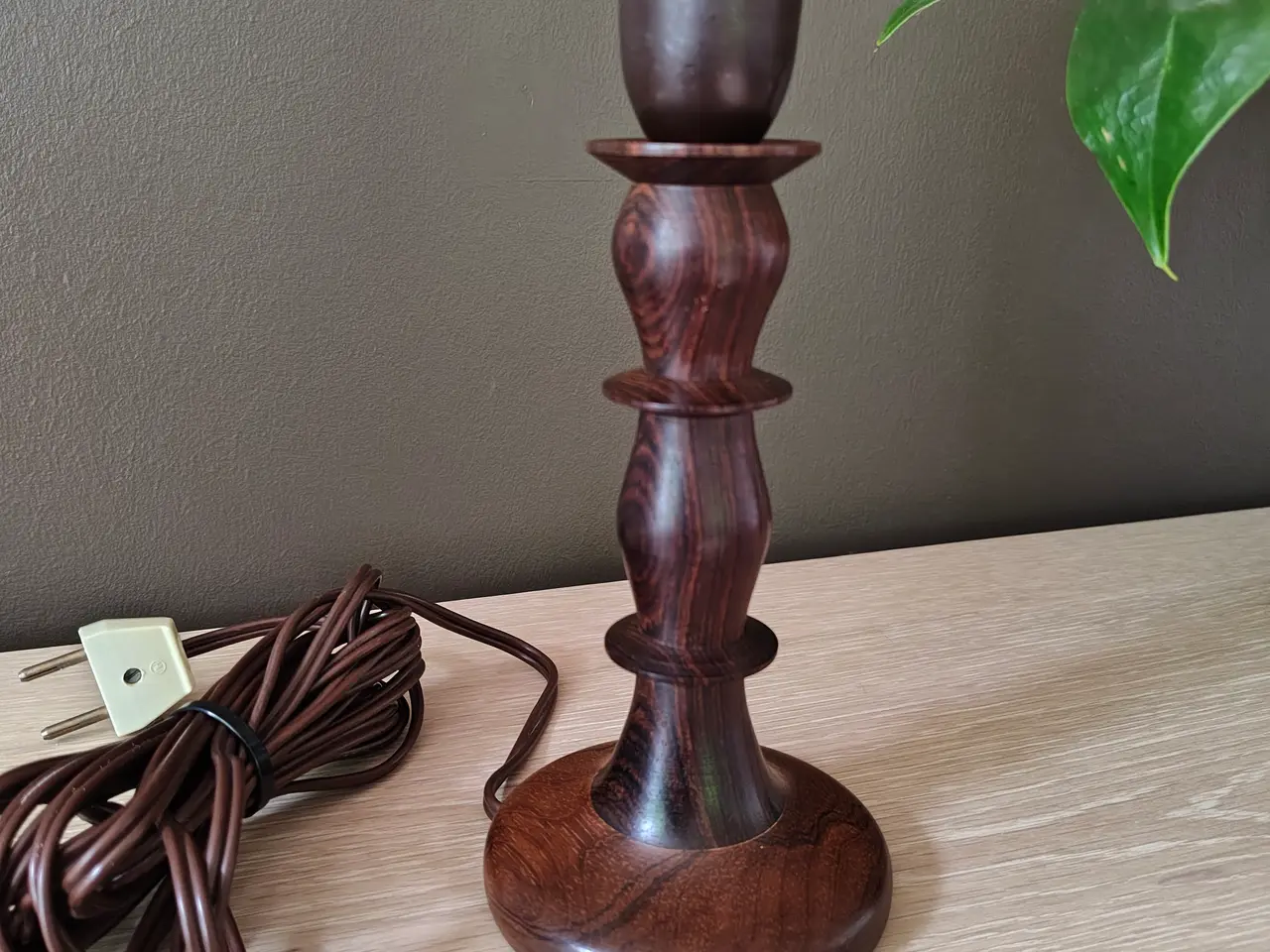 Billede 1 - Flot gammel palisander bordlampe