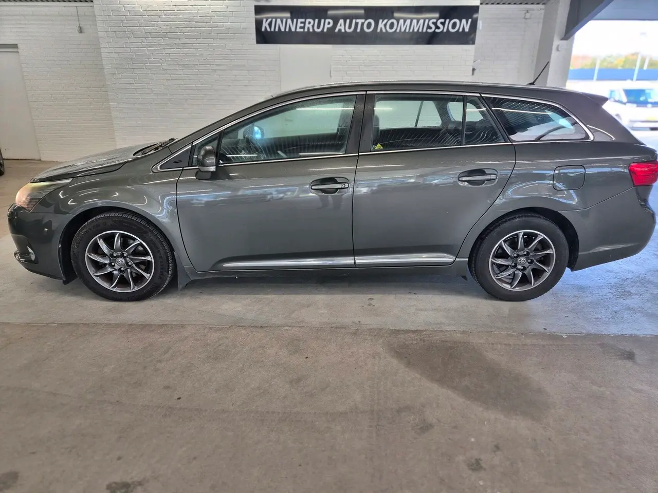 Billede 2 - Toyota Avensis 2,0 D-4D DPF T2 Toyota Touch 124HK Stc 6g