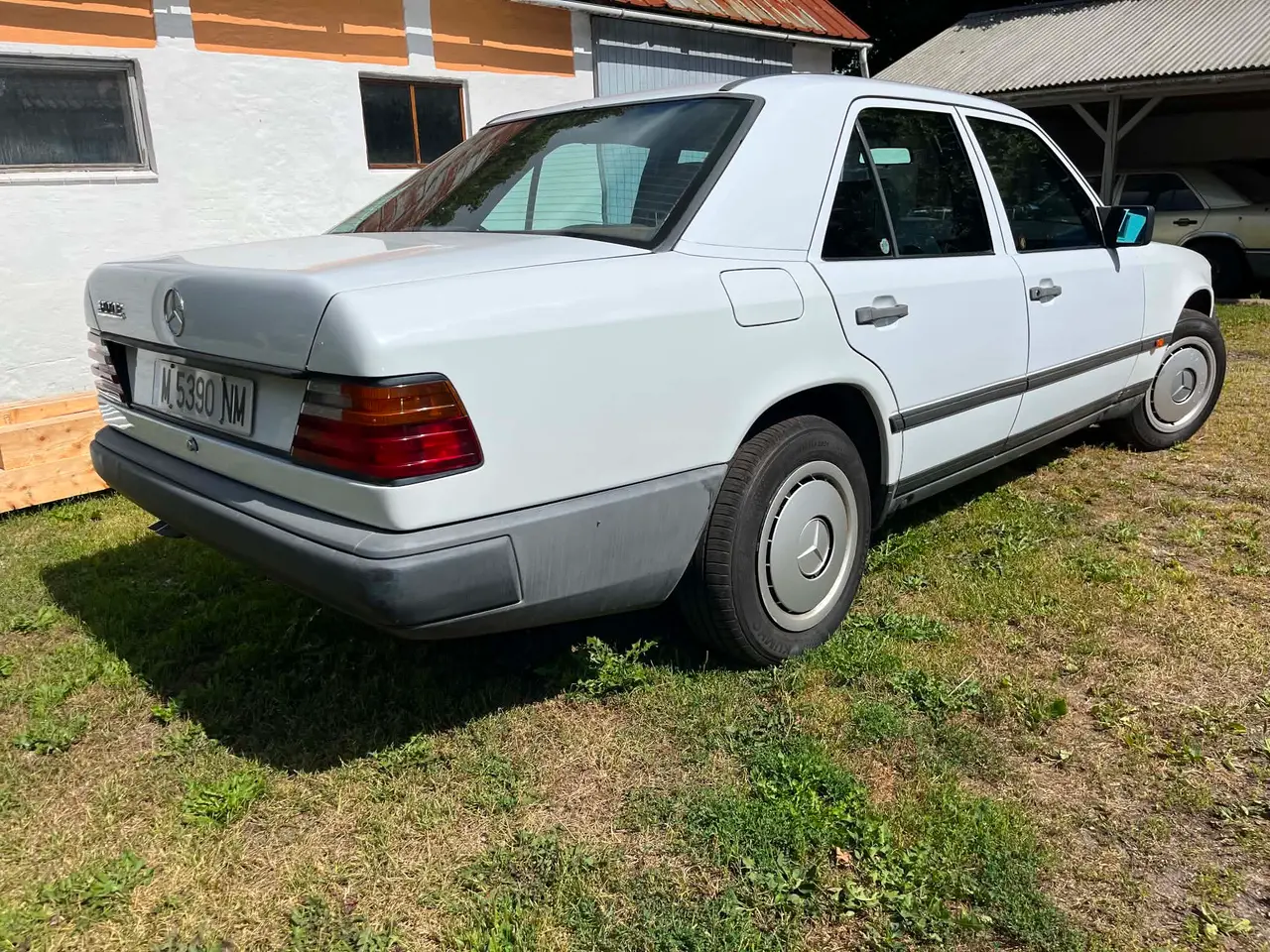 Billede 2 - Mercedes 124 300E Sælges