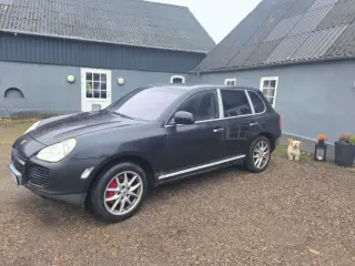 Porsche Cayenne Turbo 4.5 V8 Twin Turbo – 450 hk. 