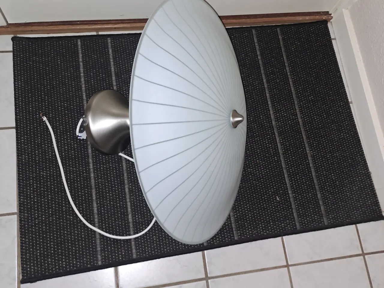 Billede 4 - Elegant og stilfuld loftlampe i tidsløst design