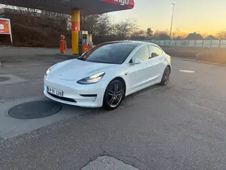 Tesla model 3 Standard Range Plus