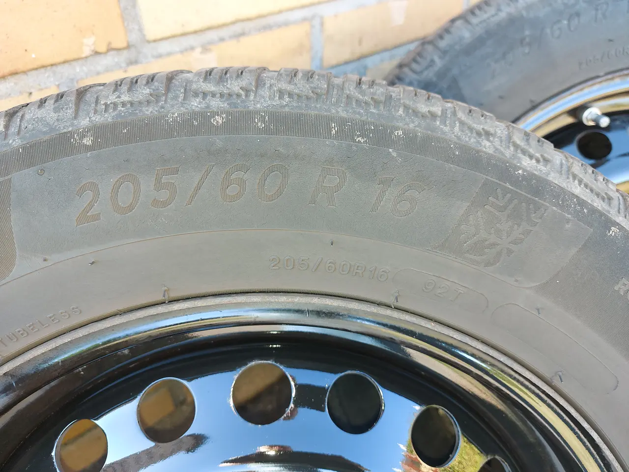 Billede 4 - Michelin vinterdæk på stålfælge m/Ford hjulkapsler