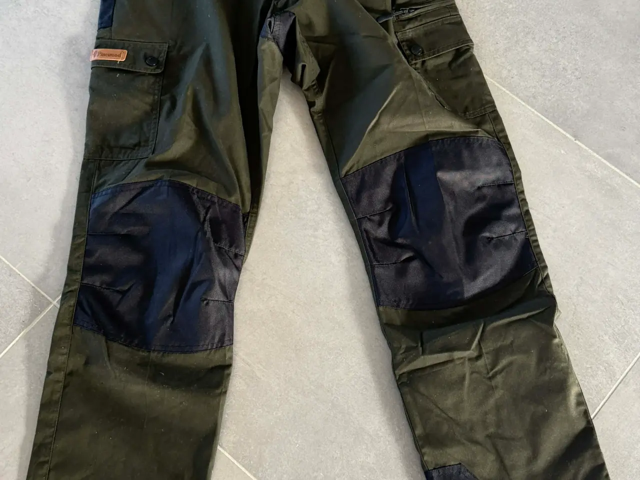 Billede 1 - Pinewood buks str. XS/176