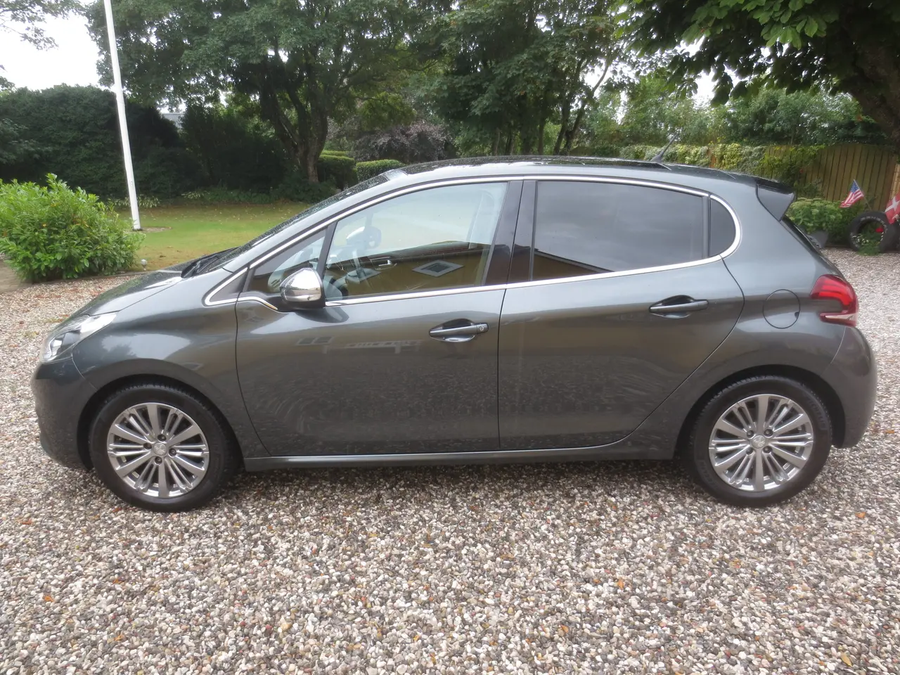 Billede 11 - Peugeot 208 1.6 HDi år 17. Nysynet.