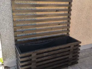 Plantekasser. Espalier. På mål.