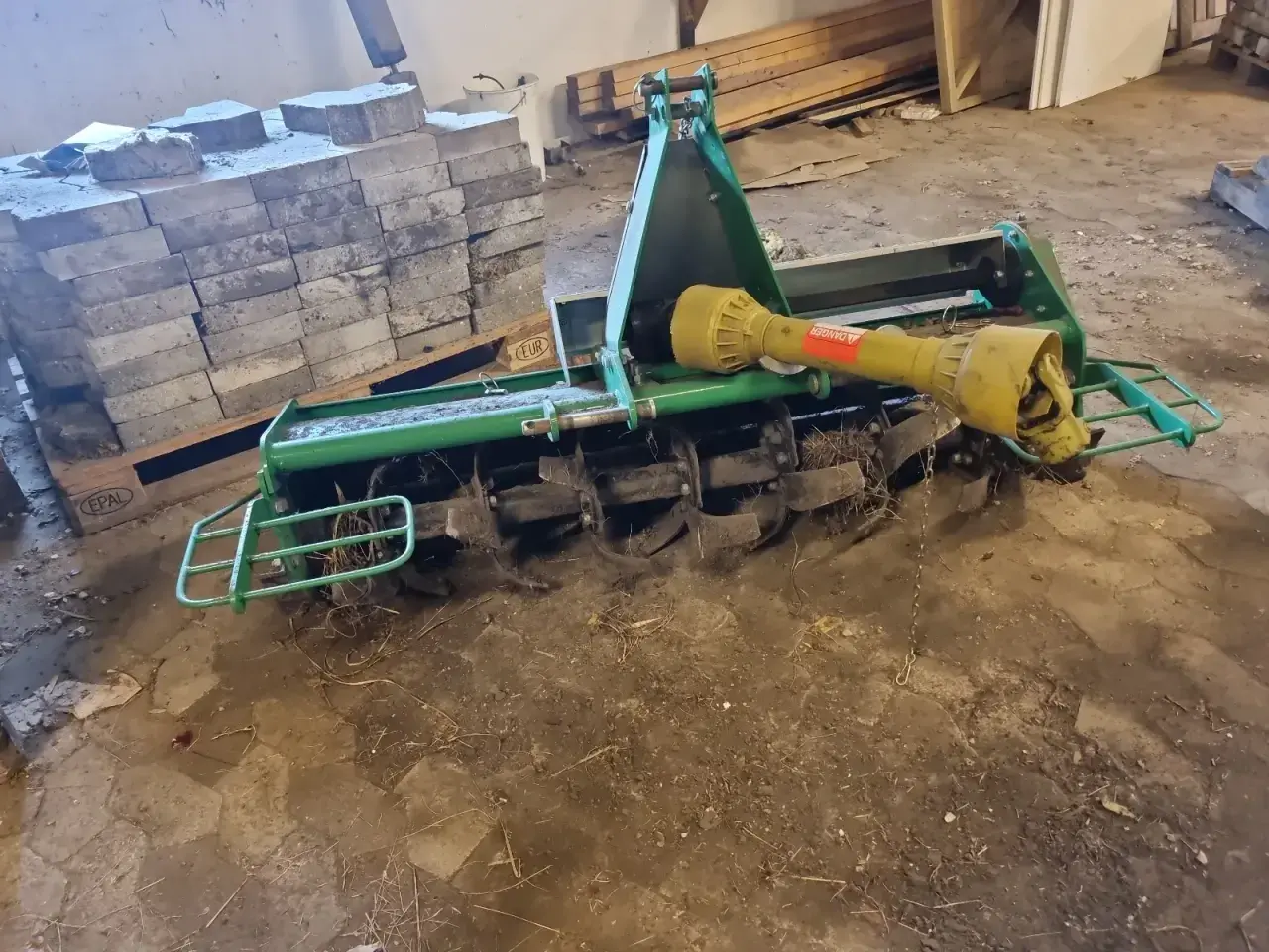 Billede 1 - Traktor fræser købes.