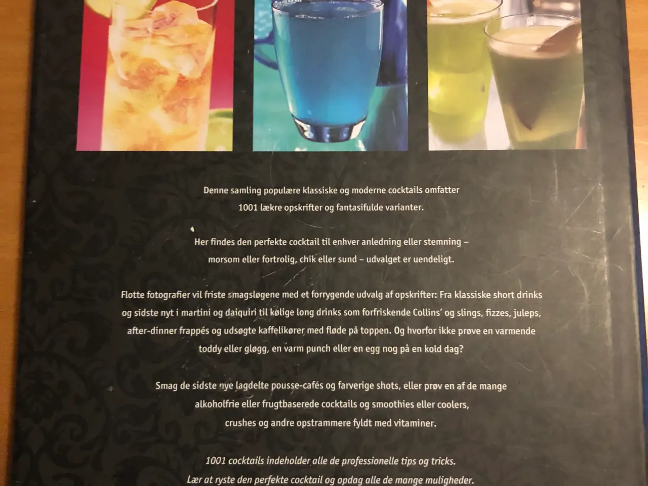 Billede 2 - Jeg sælger hermed den god bog 1001 Cocktails