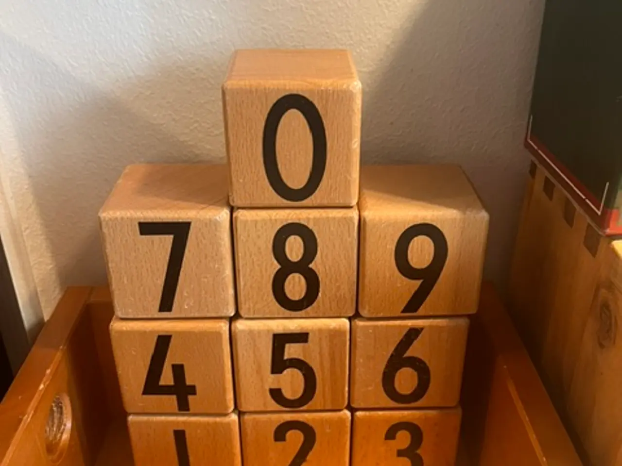 Billede 3 - Design Letters træklodser m/tal Arne Jacobsen typo