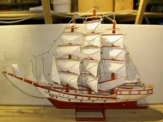 Modelskib.