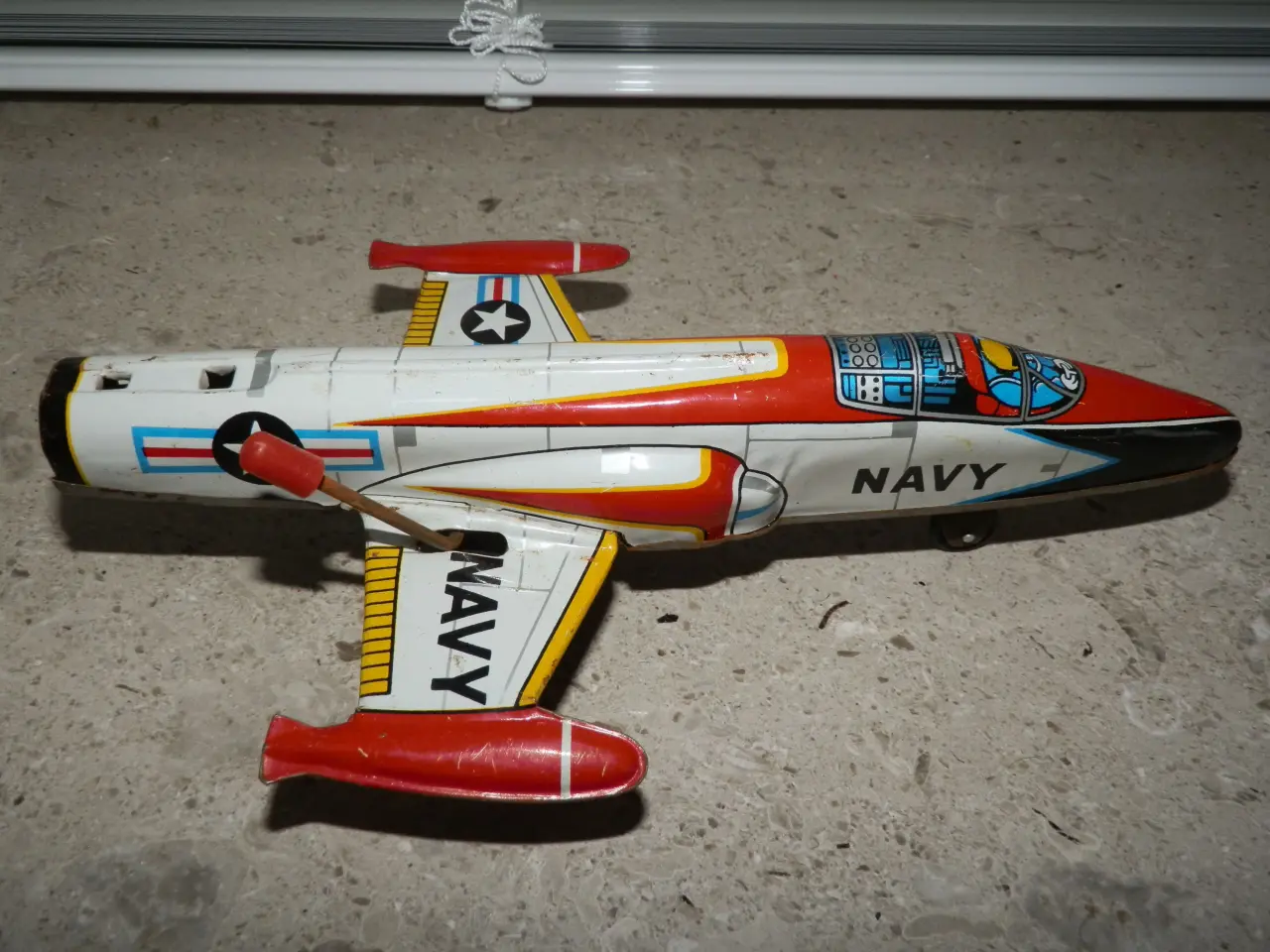 Billede 2 - Gl. selvkørende NAVY jetjager i blik