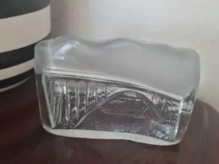 Pukeberg glas relief 