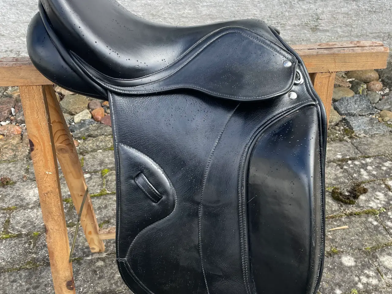 Billede 1 - Sort dressur sadel 16”
