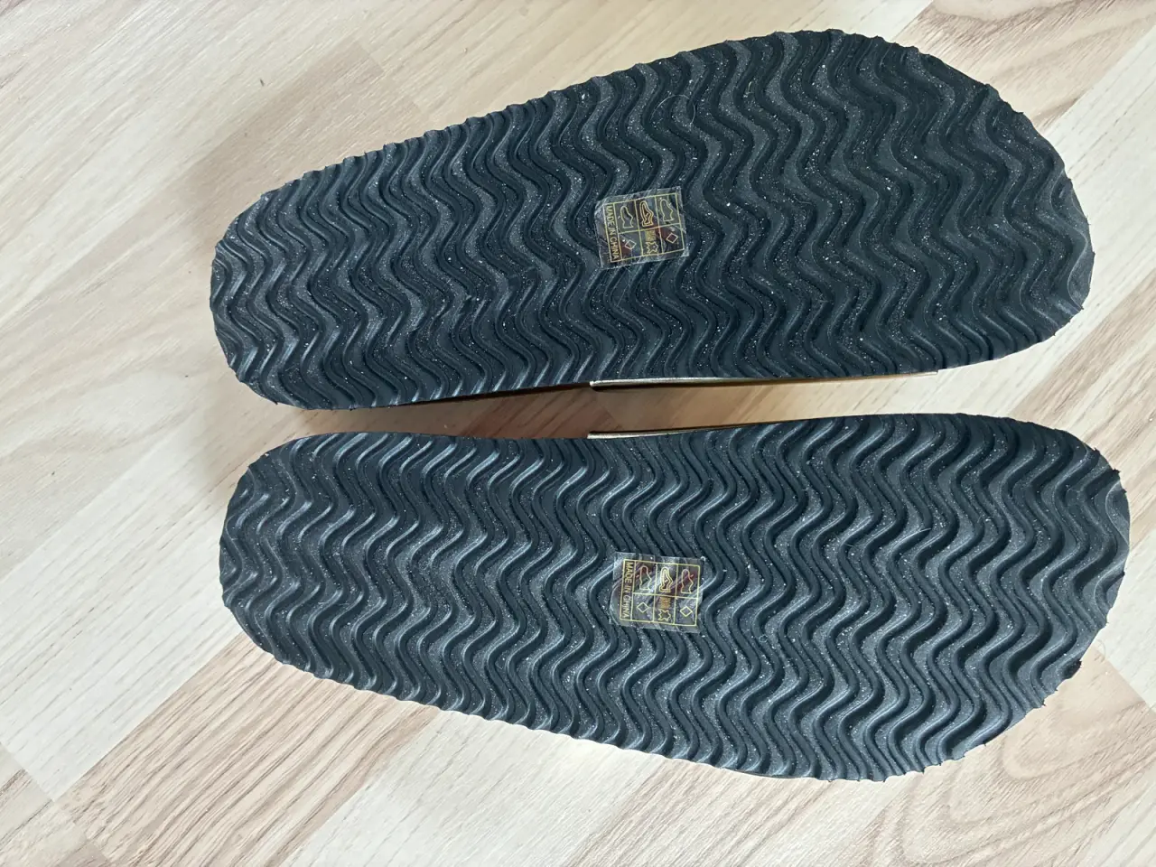 Billede 4 - Sandaler i guld farvet str. 38
