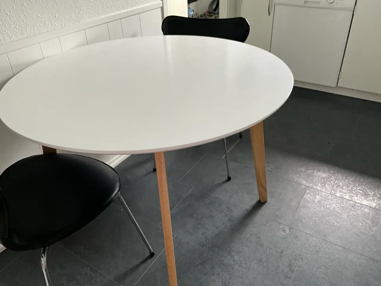 Billede 1 - Rundt spisebord
