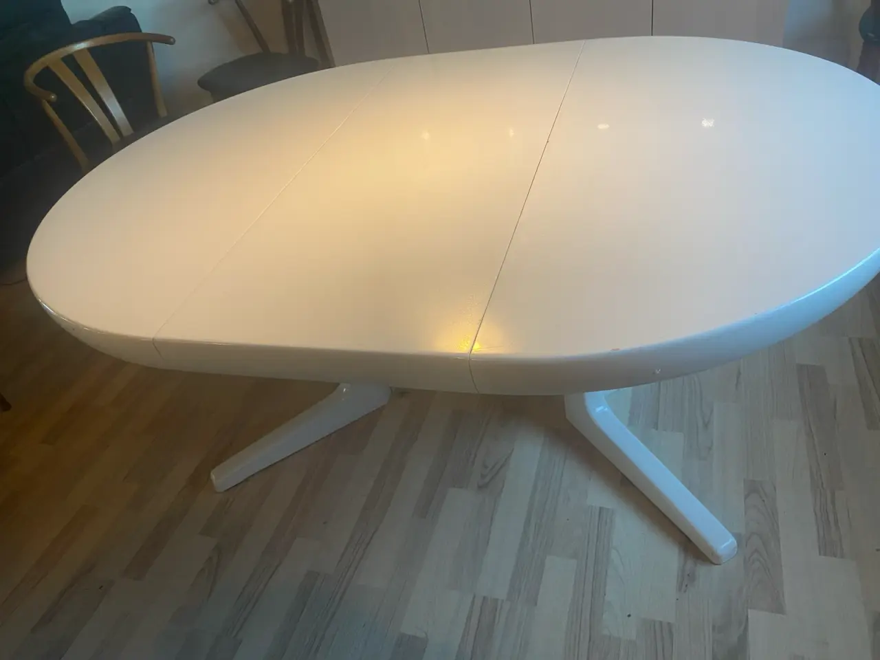 Billede 2 - Skovby spisebord – Hvidt m. 2 plader