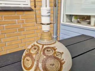 Søholm keramik lampe og lågkrukke. Noomi backhaus