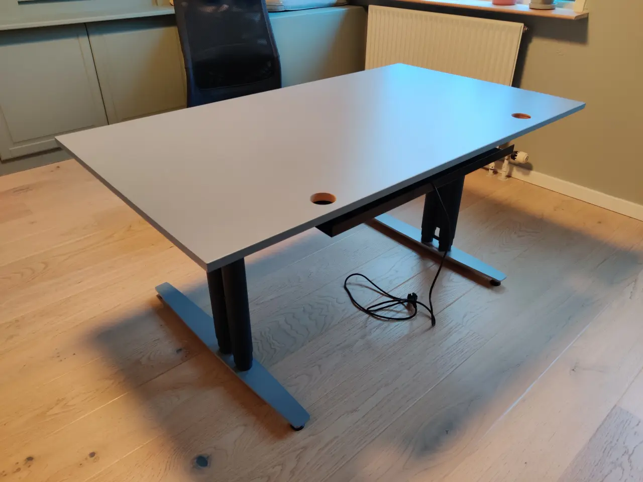Billede 2 - Arbejdsbord med Hæve/Sænke.