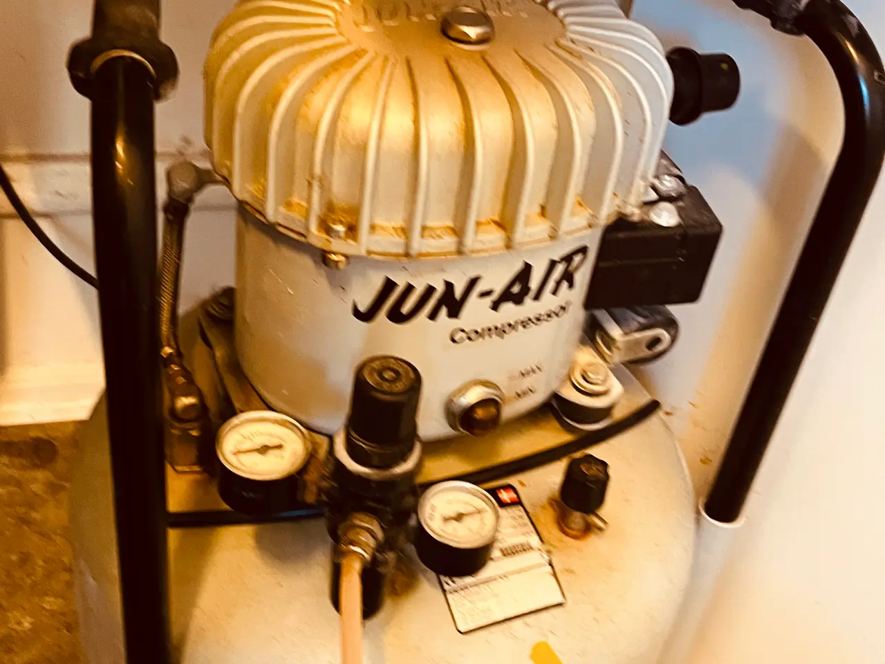 Billede 1 - Kompressor JUNAIR m. fejl. (se info)