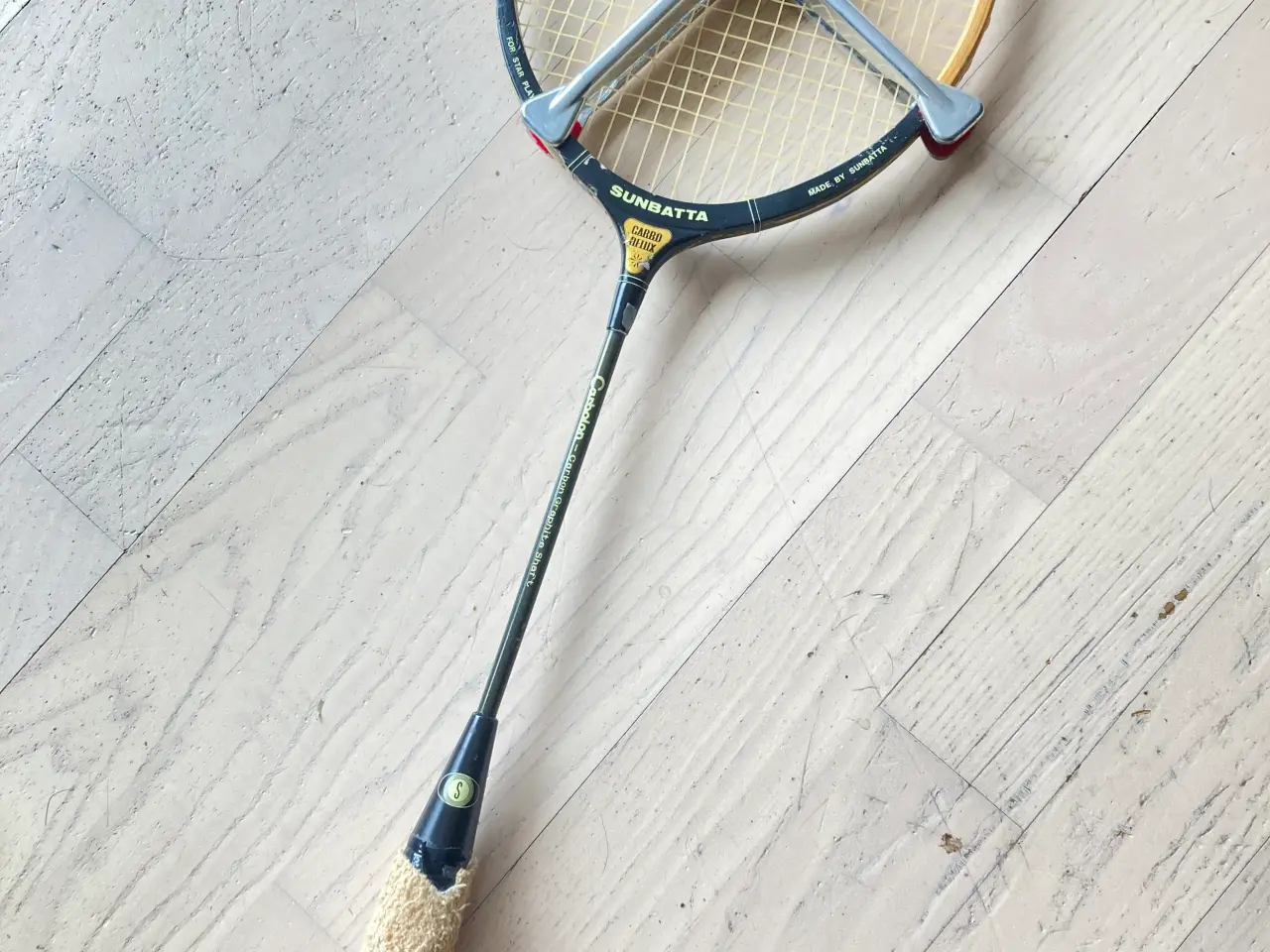 Billede 6 - 3 Badminton Ketsjer, Taske og 6 fjerbolde