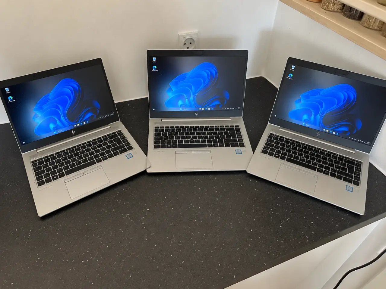 Billede 1 - Hp med Office pakken på