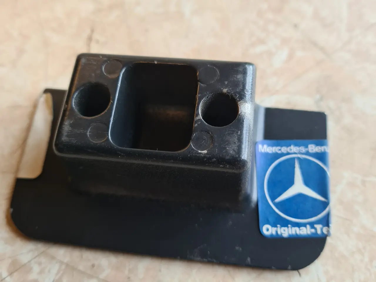 Billede 2 - Endestykke til Skydedørs skinne Mercedes T1