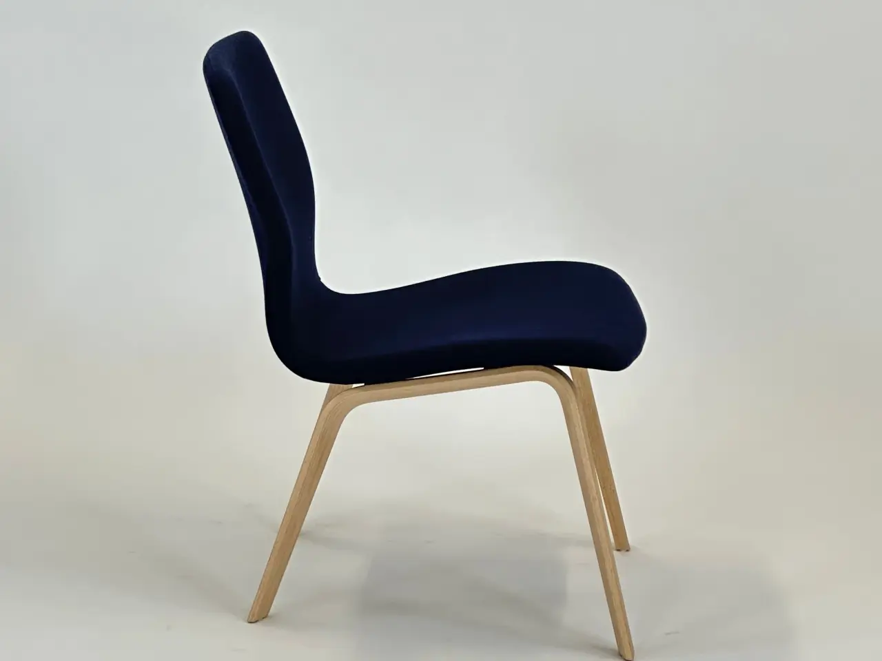 Billede 6 - Magnus Olesen Butterfly lounge Loungestol – Blå med Træ Stel