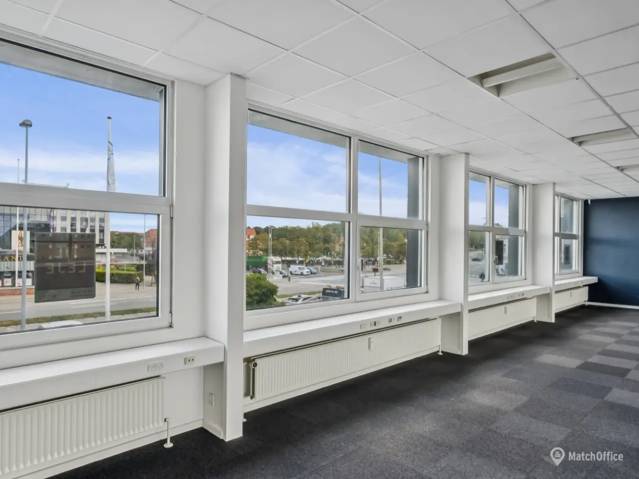 Billede 4 - Moderne kontorlokale med synlig placering