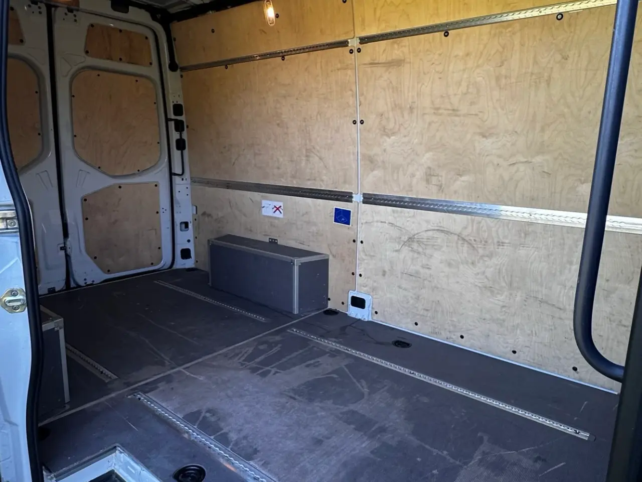 Billede 17 - Næsten ny Sprinter 317 CDI L2 H2 170 HK.