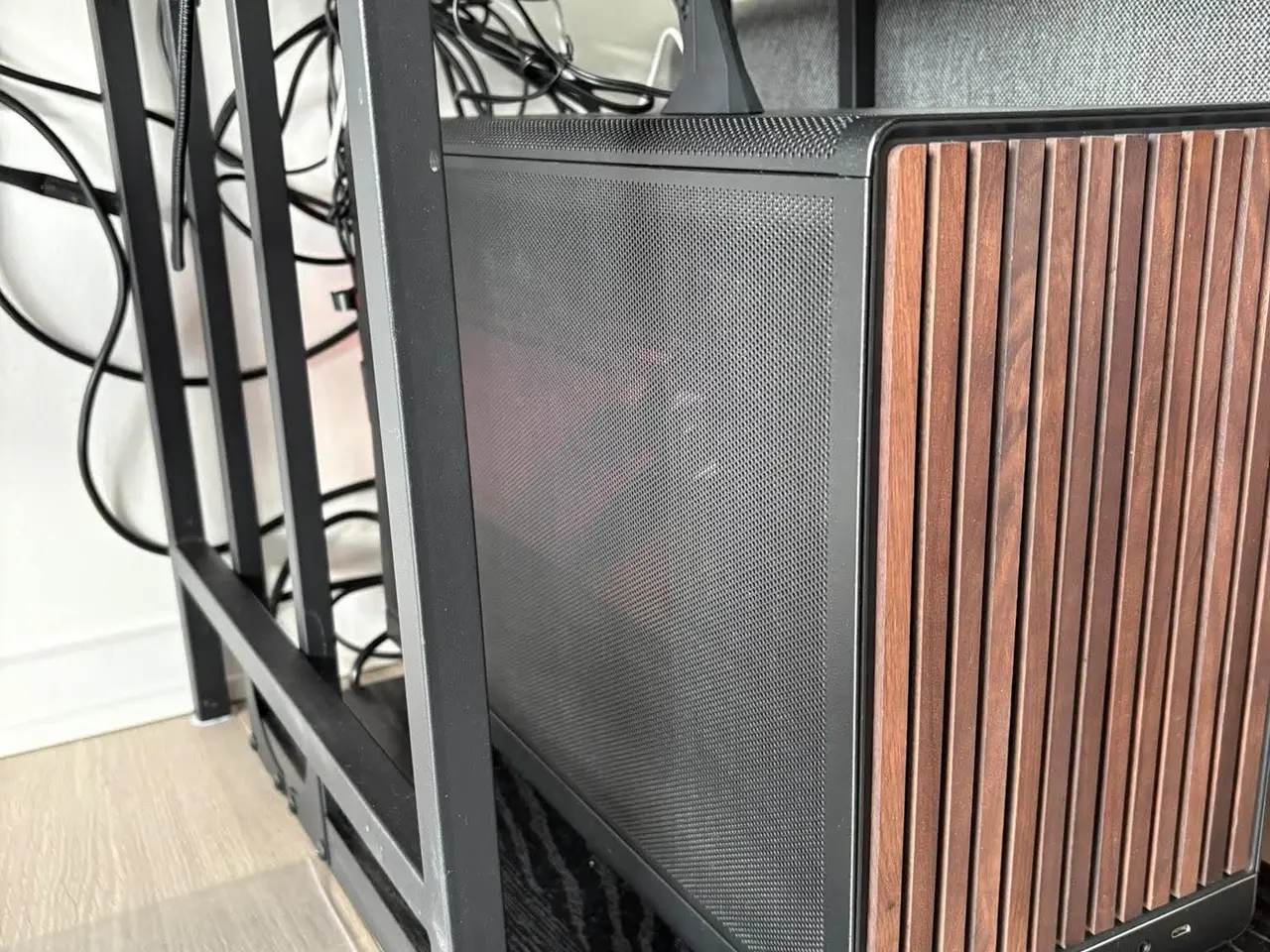 Billede 3 - Kompakt PC med Ryzen 7 9850X3D og 32 GB DDR5 RAM 
