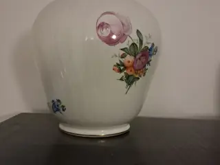 Royal Copenhagen vase sælges