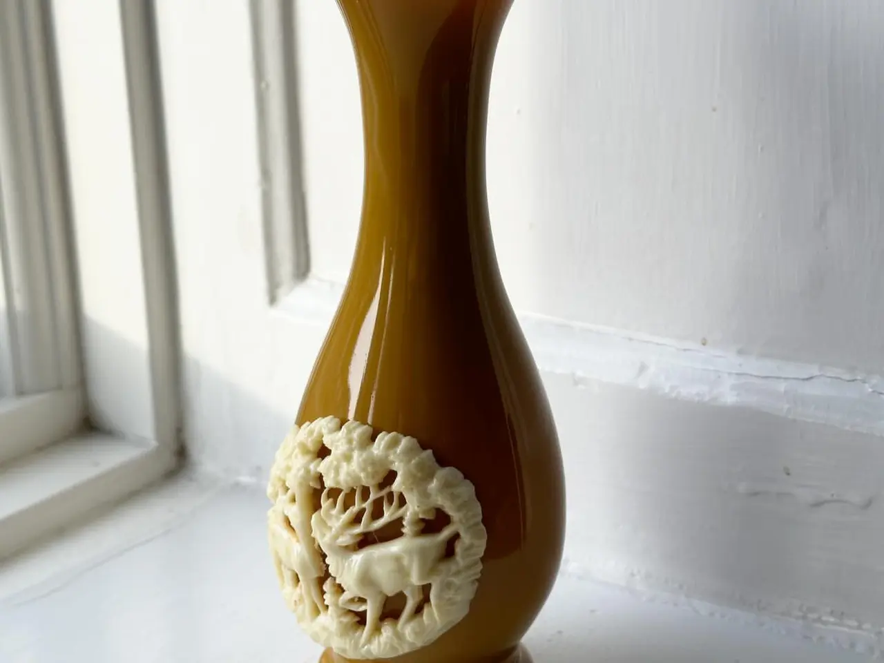 Billede 6 - Vase, sennepsgul plast m plastrelief