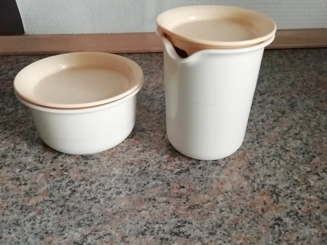 Billede 1 - sukkerskål/marmeladeskål og flødekande, Tupperware