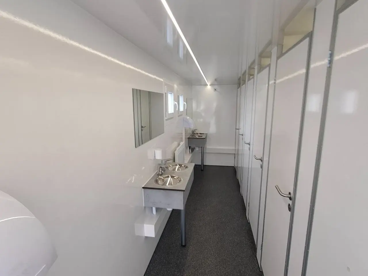 Billede 9 - Type 660: Toiletvogn med 8 toiletter