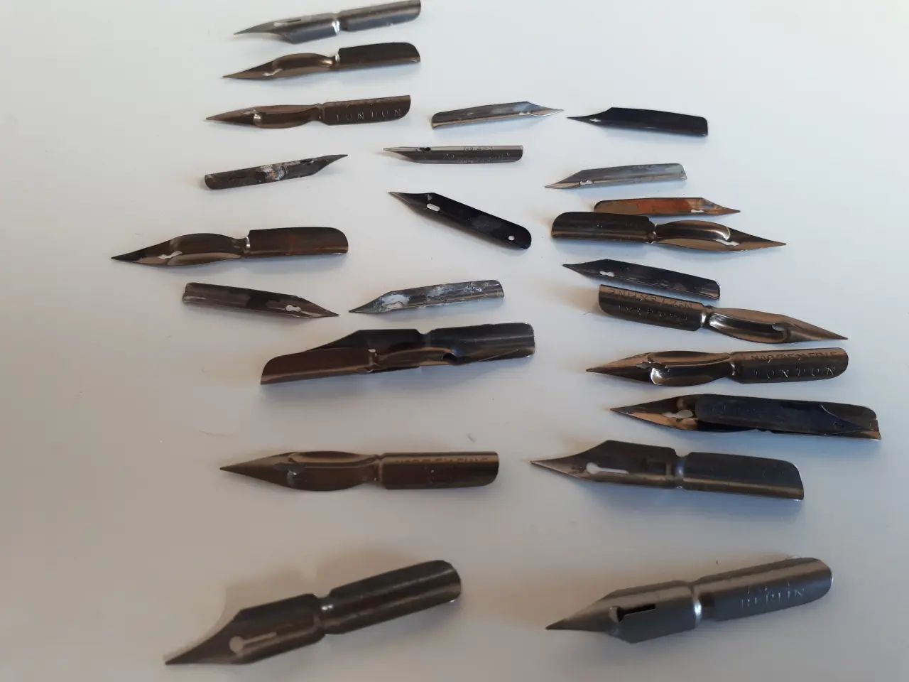 Billede 1 - Calligraphic Penne 24 stk