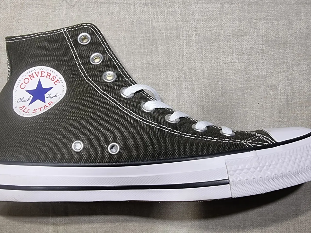Billede 1 - Helt nye Converse hightops str. 41 oliven grønne