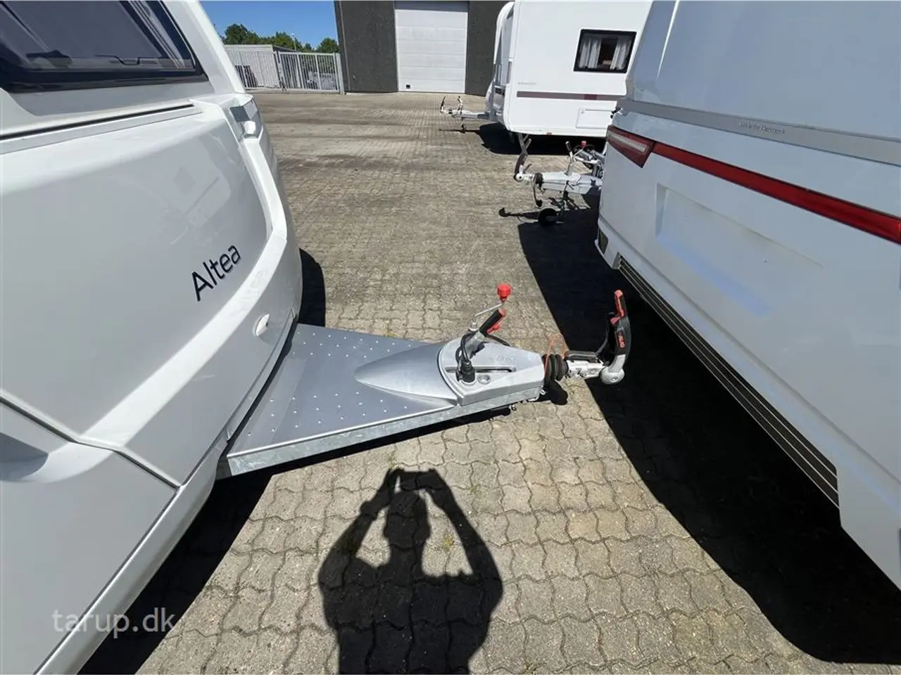 Billede 6 - 2016 - Adria Altea 472 PU Fortelt: Ventura D300, Truma mover, rundsiddegruppe, aircon., DuoControl, el-gulv-varme, køleskab m/ fryser, gulvtæpper, fransk dobbeltseng