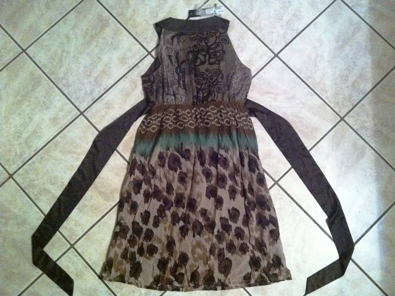 Billede 3 - Nye "st-martins" kjole, Str: M, 50kr