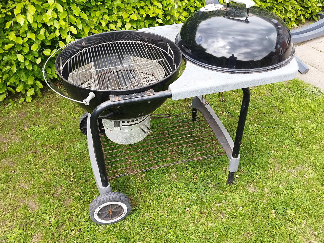 Billede 2 - Pæn Weber kuglegrill