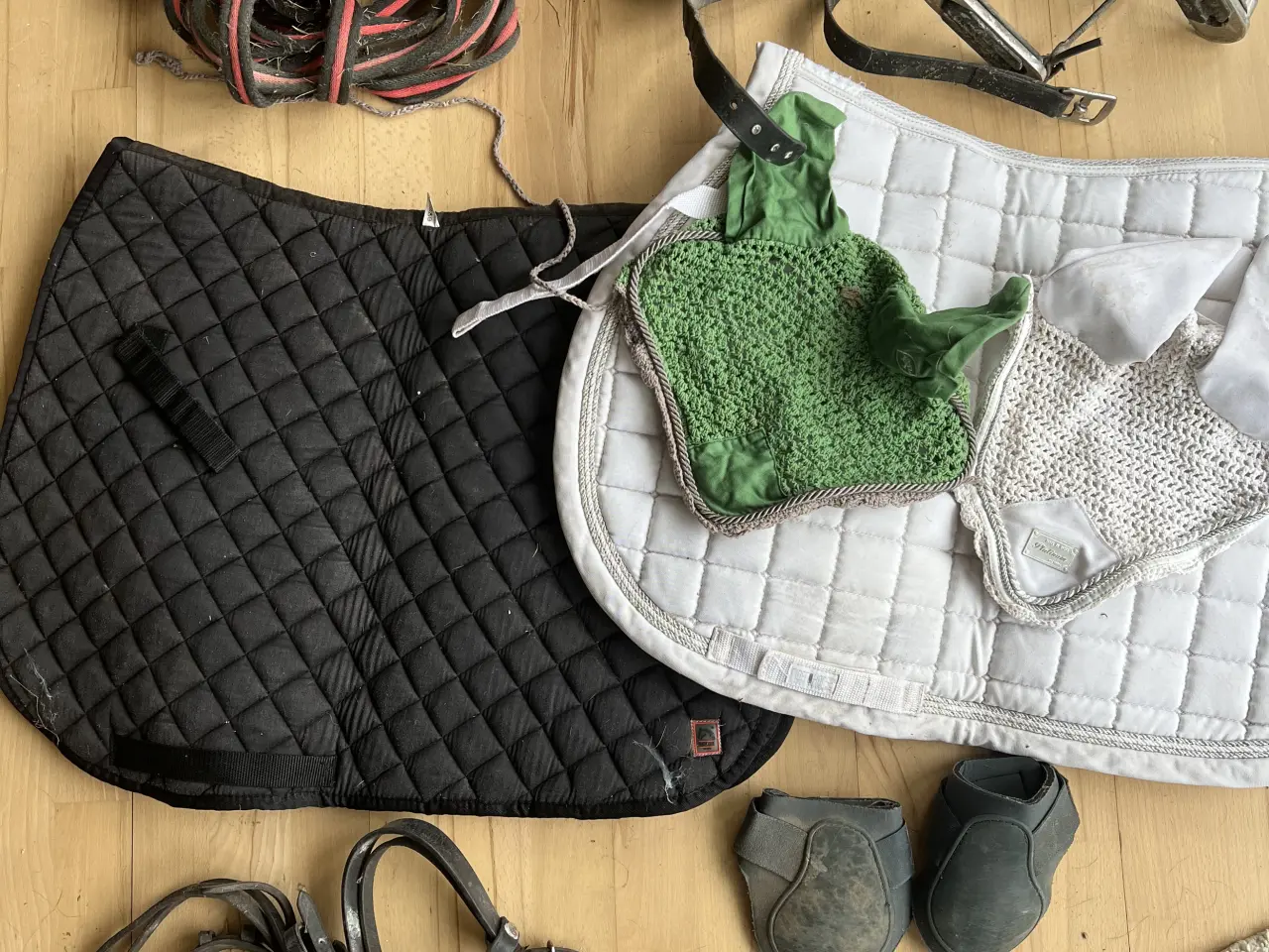 Billede 1 - Hestepakke hovedtøj, bid, underlag mm