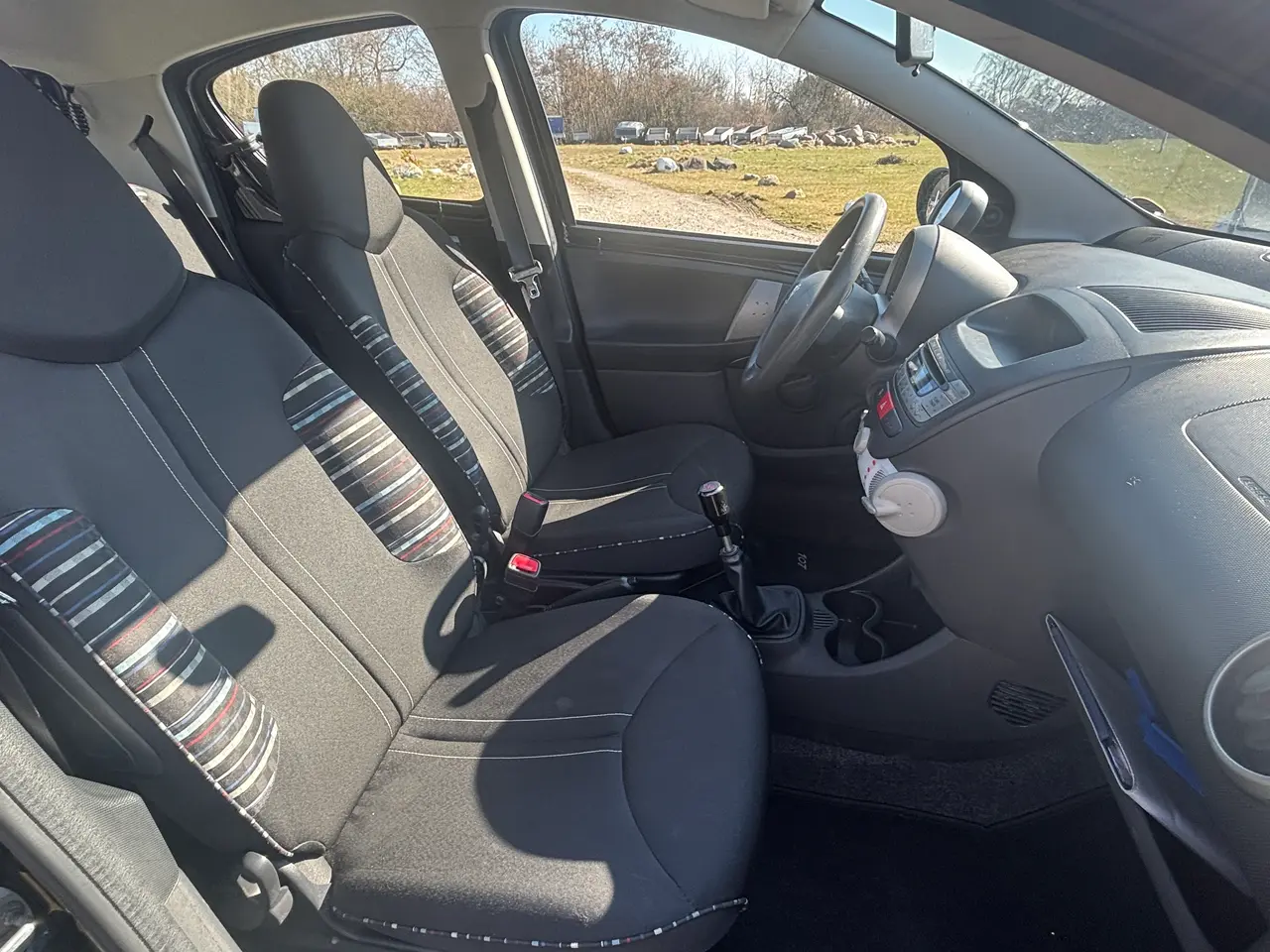 Billede 7 - Sort Peugeot 107 fra 2012