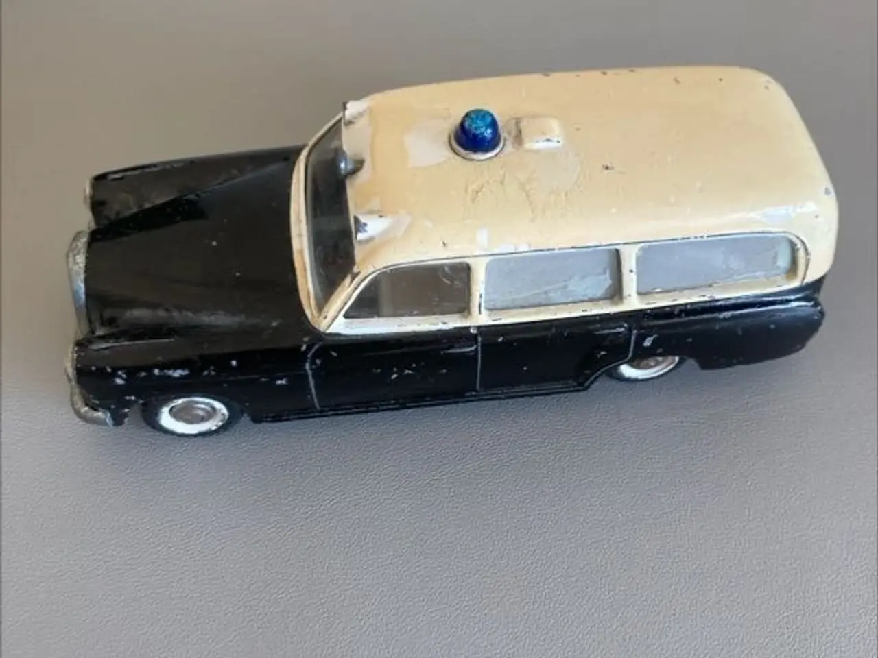 Billede 4 - Tekno Mercedes-Benz 220 s ambulance 