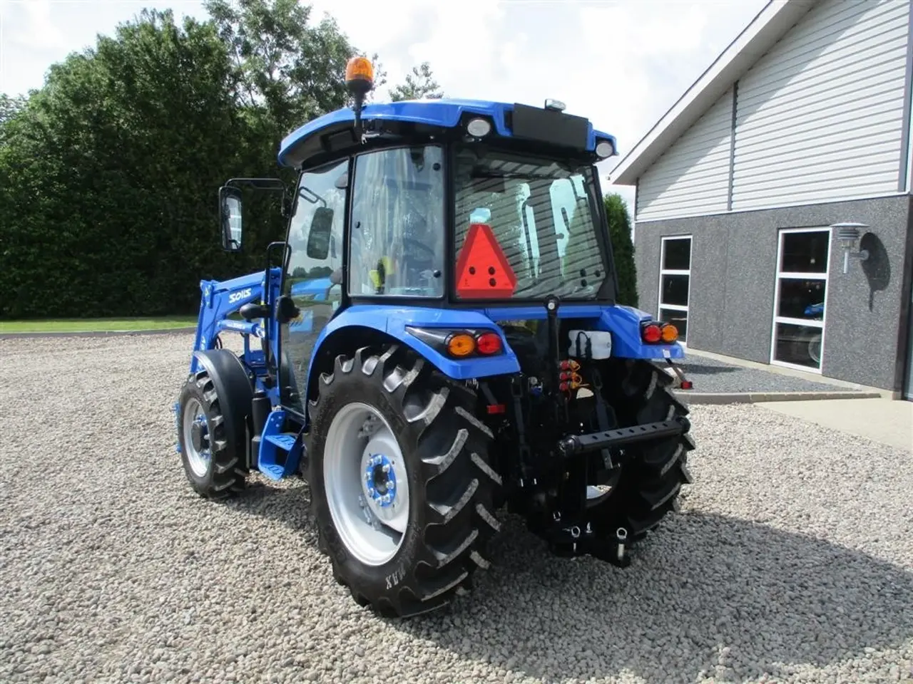 Billede 7 - Solis 50 Fabriksny traktor med 2 års garanti, lukket kabine med klima anlæg, og fuldhydraulisk frontlæsser på