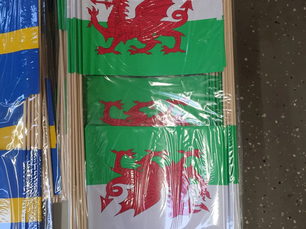 Billede 7 - Papirflag med træpind 