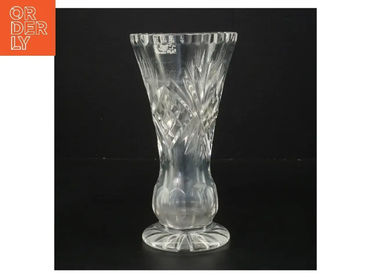 Billede 1 - Glas vase med udskæringer (str. Ø 9,5 cm højde 18,5 cm)
