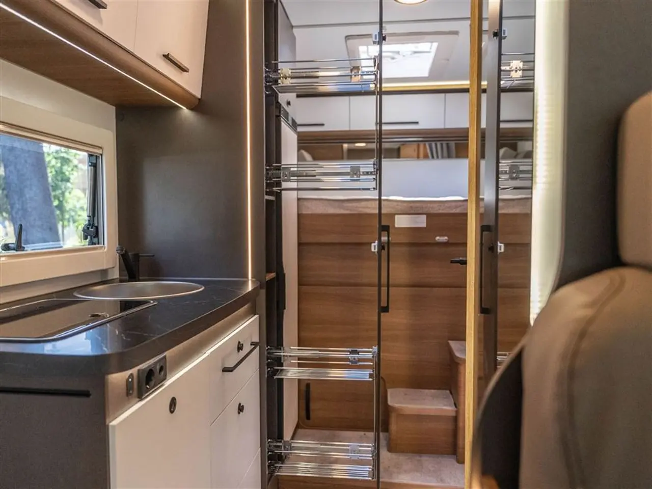 Billede 14 - 2027 - Benimar Tessoro 444 NK   Perfekt til 4 personer