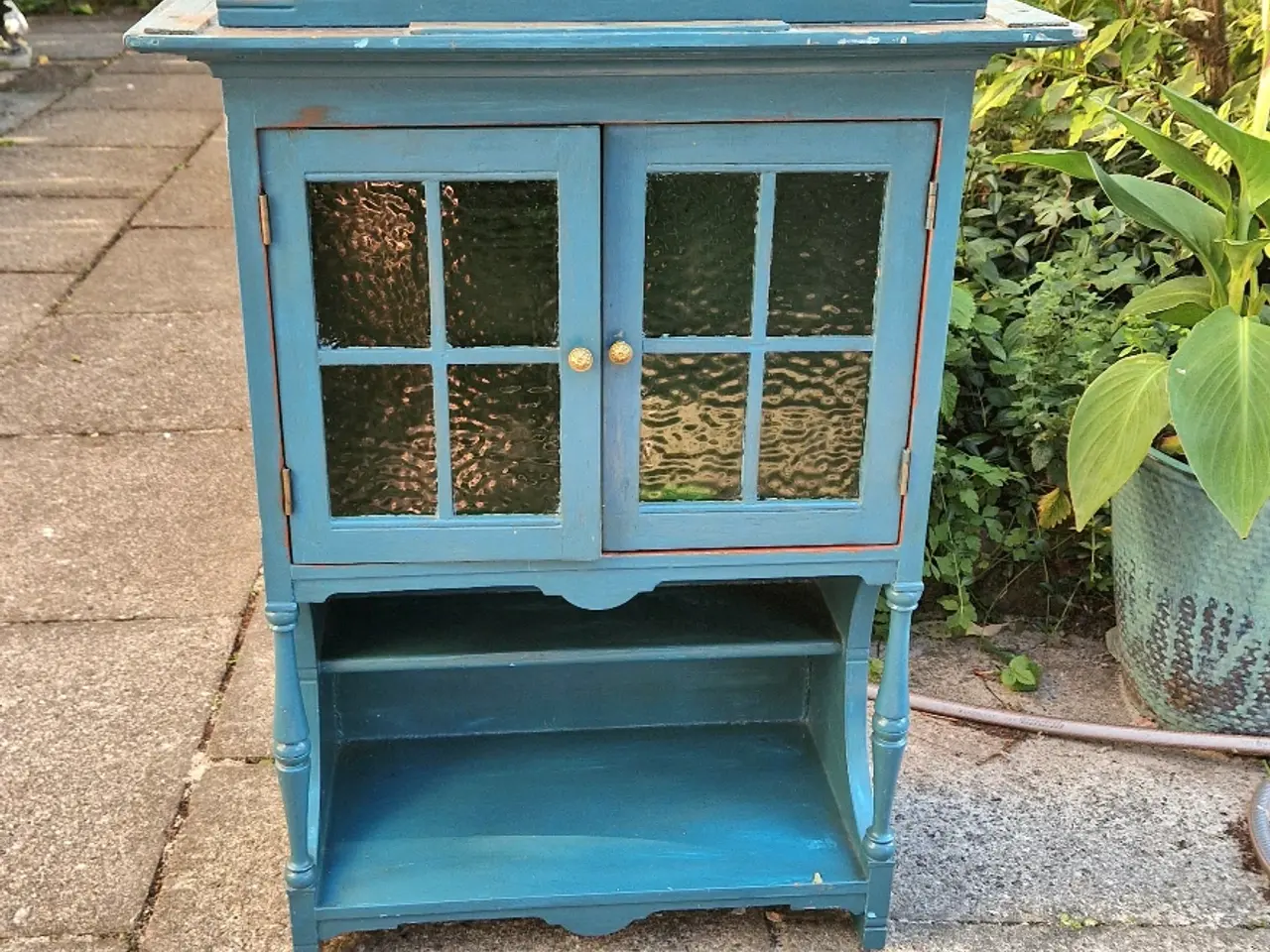 Billede 1 - Antik vitrine/tobaksskab med originale grønne glas