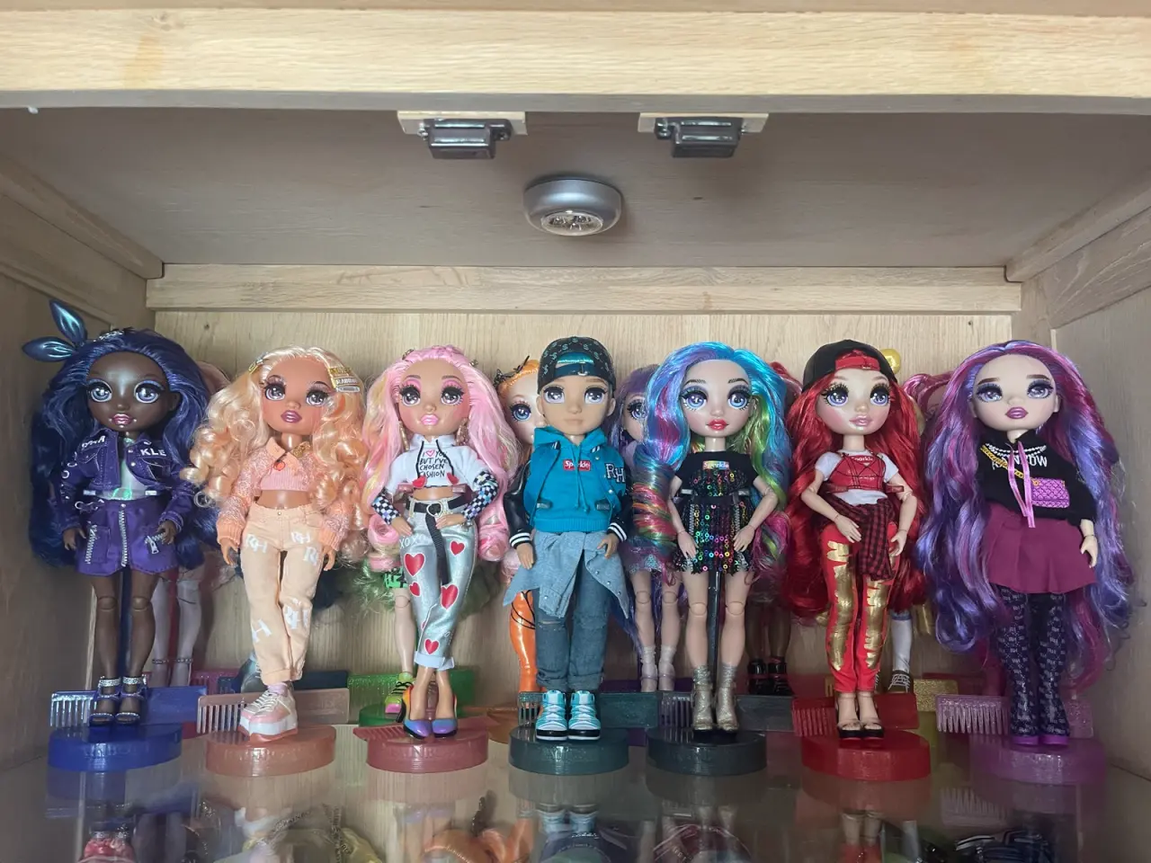 Billede 2 - Rainbow High og bts dukker/ funko pop